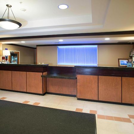 Fairfield Inn & Suites Бърли Екстериор снимка