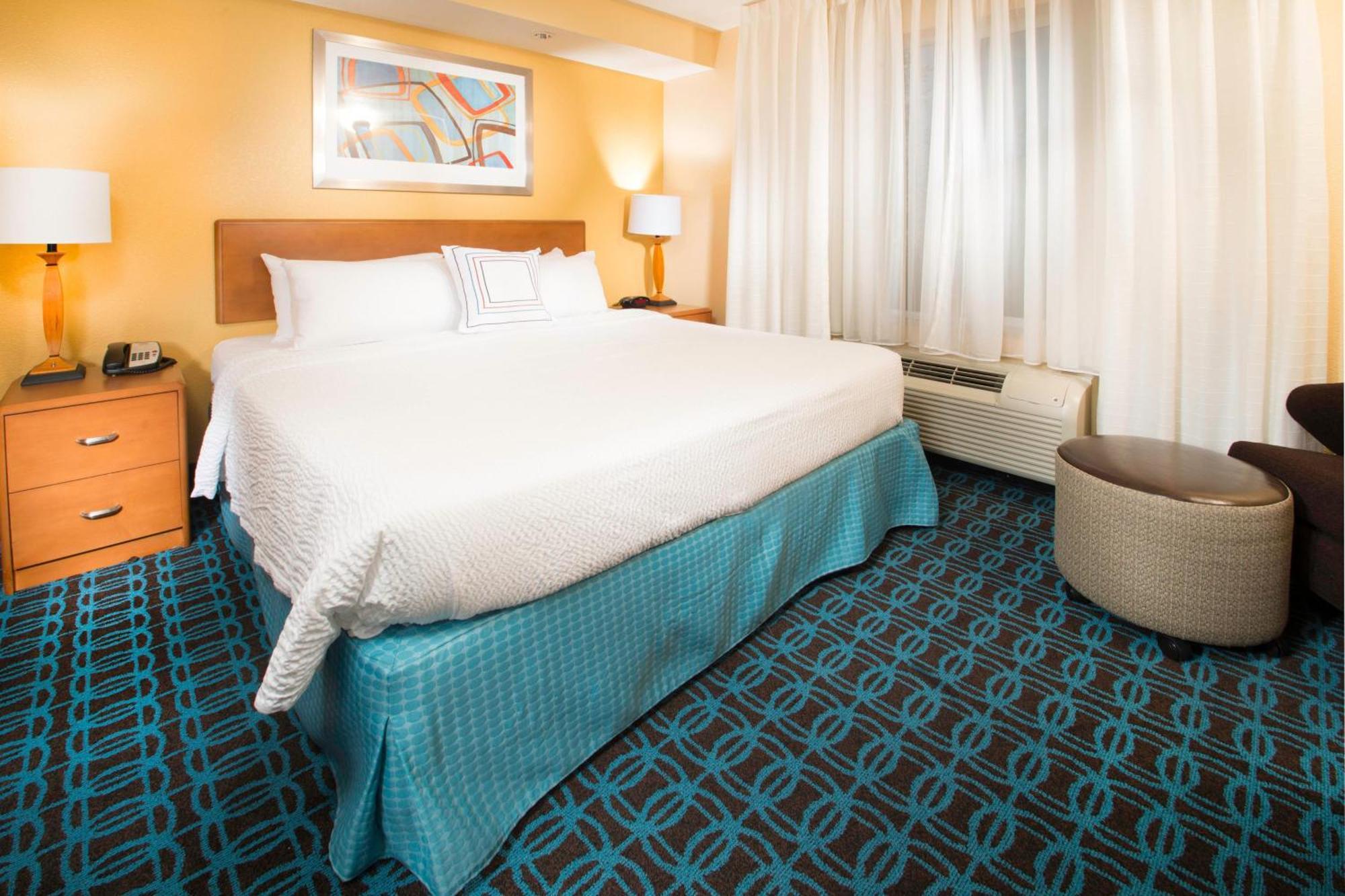 Fairfield Inn & Suites Бърли Екстериор снимка