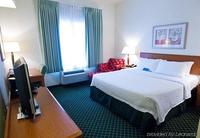Fairfield Inn & Suites Бърли Екстериор снимка
