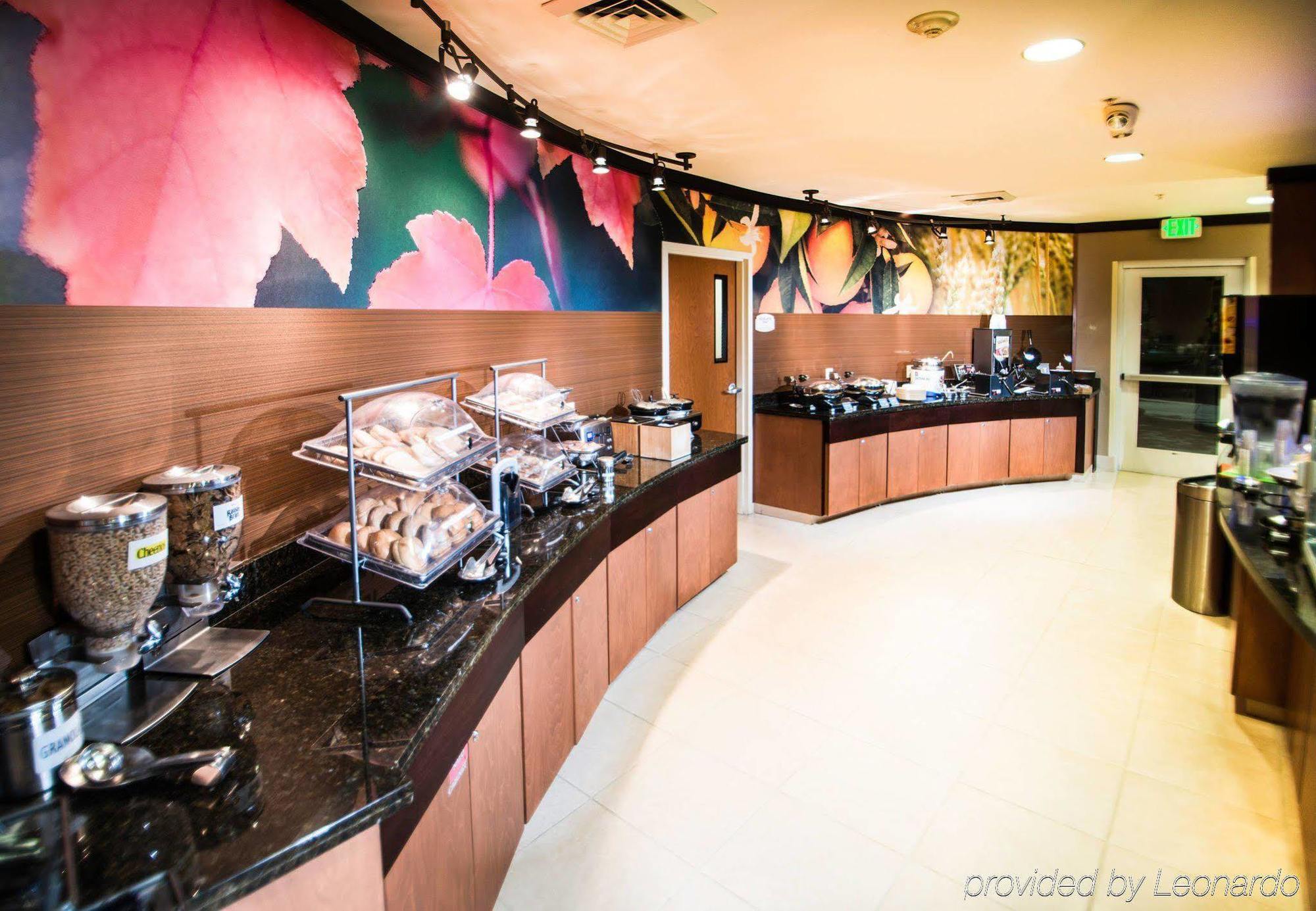 Fairfield Inn & Suites Бърли Екстериор снимка