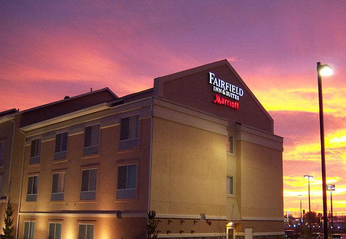 Fairfield Inn & Suites Бърли Екстериор снимка